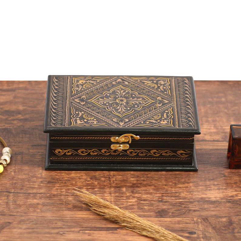 Rosewood Jewelry Box: Vintage Style Keepsake Organizer
