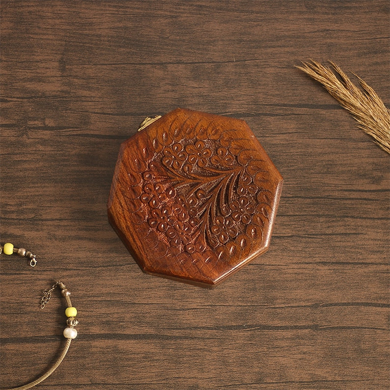 Wooden Engraved Jewelry Box, Midcentury Jewelry Organizer Box, Trinket Box, Keepsake Box, Vintage Jewellery Storage Box