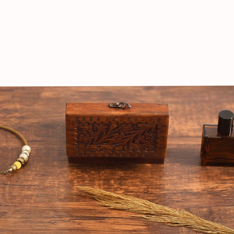Small Wooden Trinket Box, Engraved Mini Keepsake Box Vintage Jewelry Organizer Box Wood, Jewelry Holder Case Gift for Girls