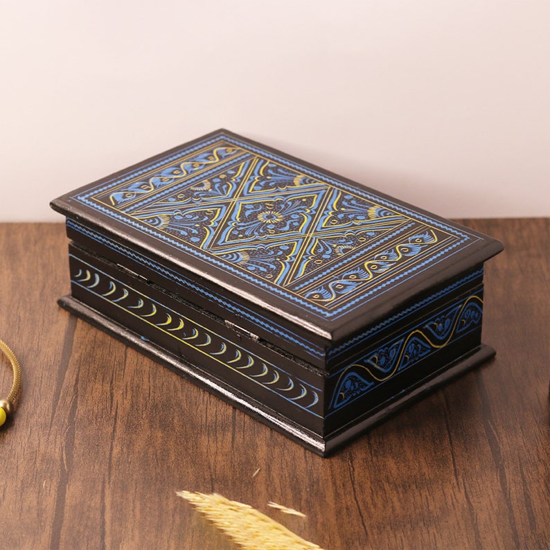 Rosewood Jewelry Box: Vintage Style Keepsake Organizer
