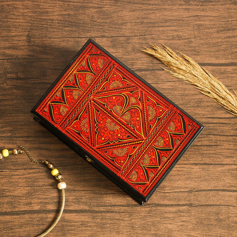 Rosewood Jewelry Box: Vintage Style Keepsake Organizer