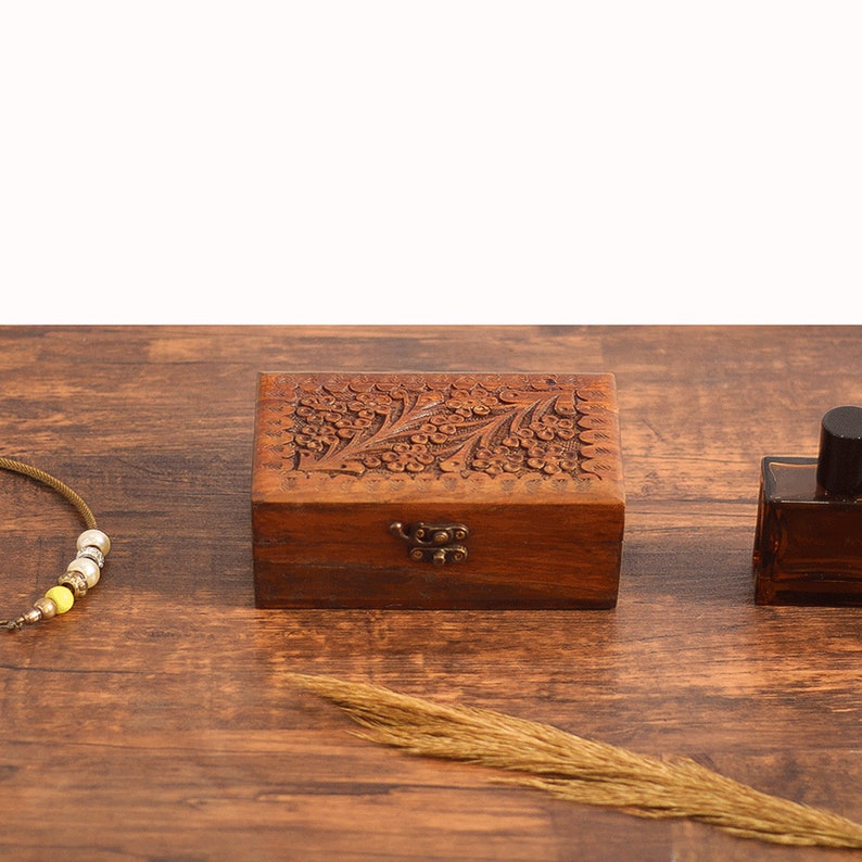 Small Wooden Trinket Box, Engraved Mini Keepsake Box Vintage Jewelry Organizer Box Wood, Jewelry Holder Case Gift for Girls