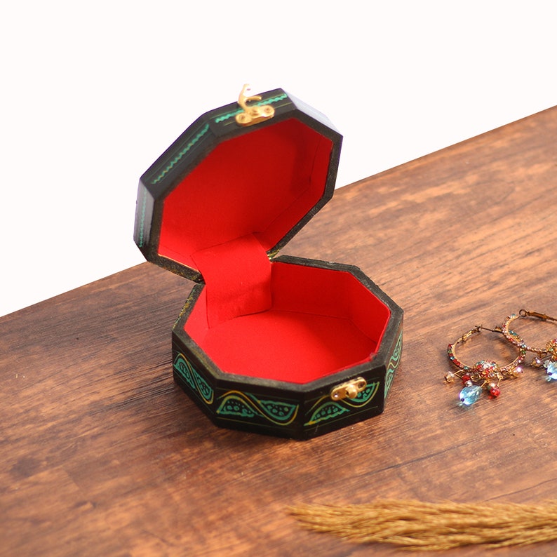 Vintage Rosewood Jewelry Box: Round Travel Trinket Keepsake