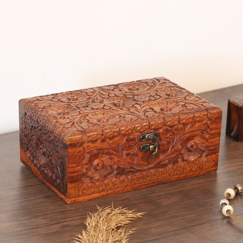 Handmade Engraved Rosewood Jewelry Box: Large Capacity Trinket Storage