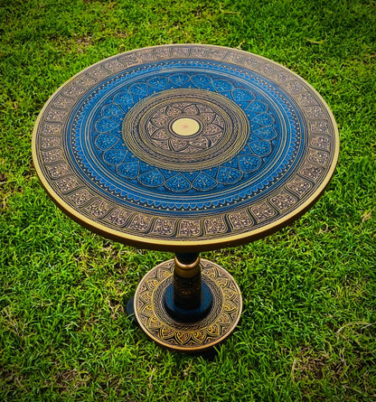 Round Side Table - Live Edge Wood Coffee Table, Modern Farmhouse Decor Round End Table with Folding Legs, Living Room Decor