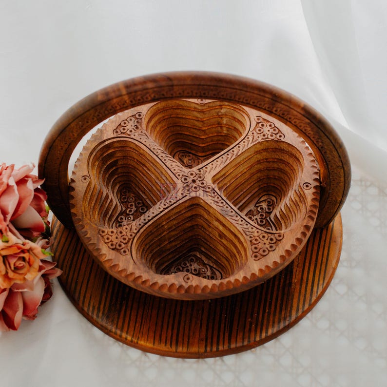 Handmade Wooden Fruit Basket with Handle: Carved Folding Bowl