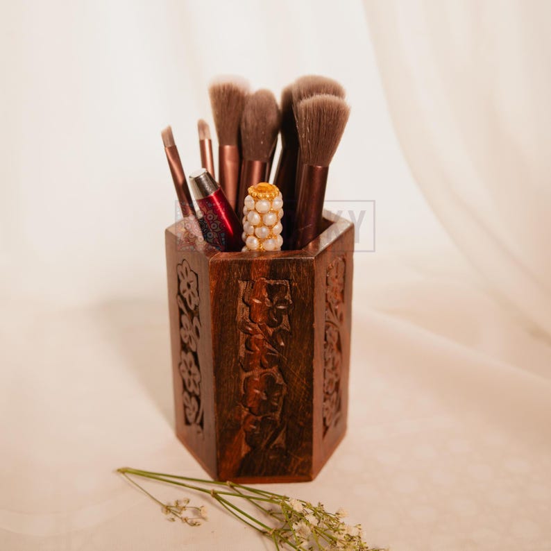 Teacher Desk Organizer – Handmade Carved Pencil & Pen Holder – Rustic Office Decor – Unique Teacher Appreciation Gift