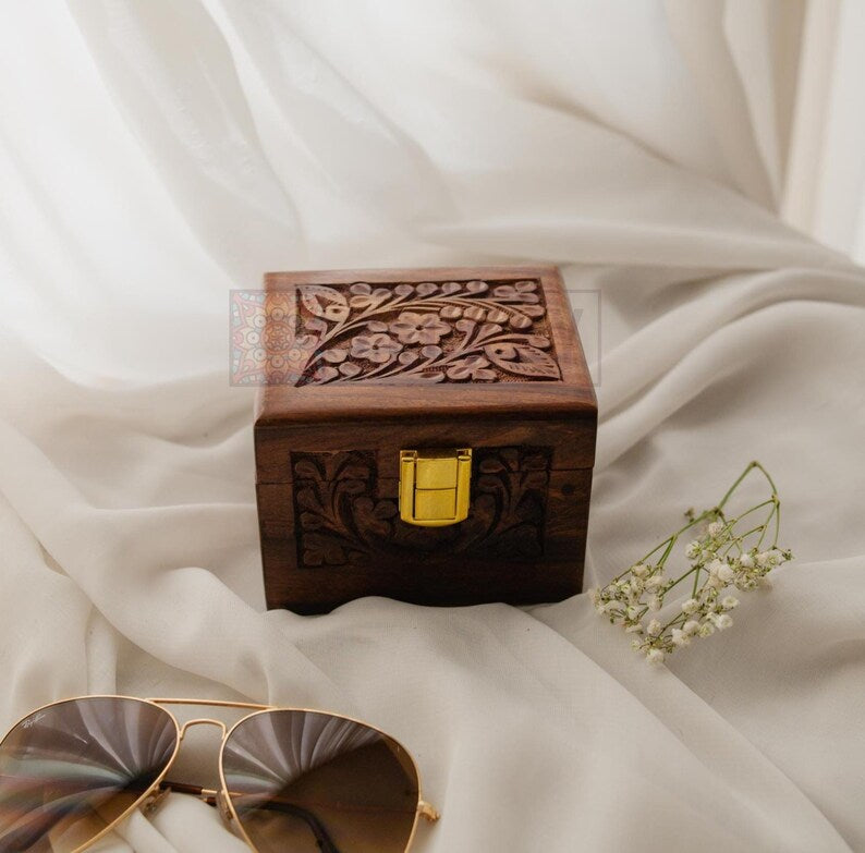 Handmade Wooden Watch Case with Lock – Single Watch Box for Men’s Timepiece - Elegant Gift for Dad, Groom or Boyfriend