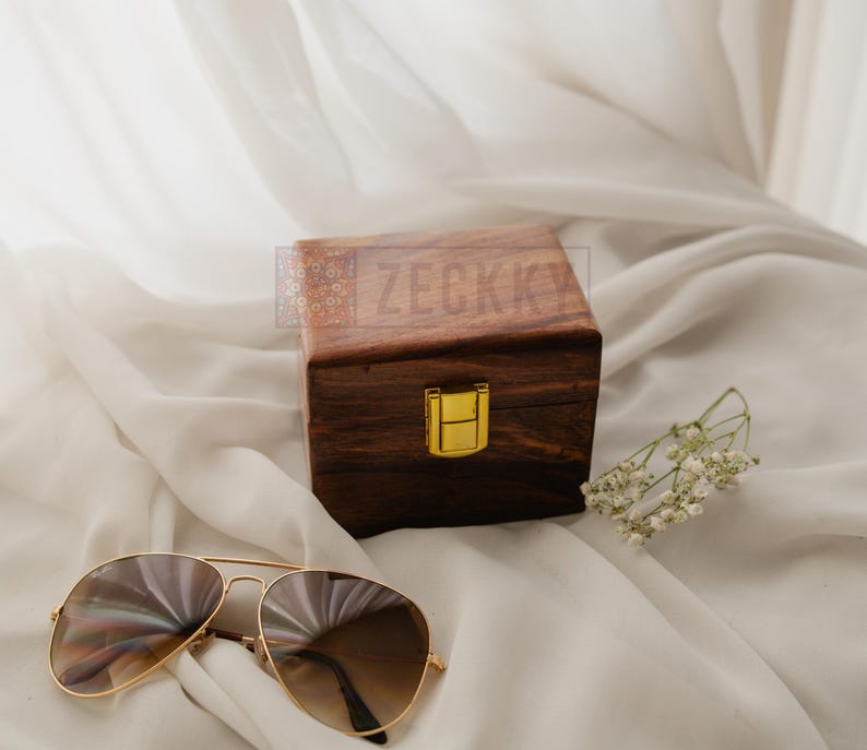 Handmade Wooden Watch Case with Lock – Single Watch Box for Men’s Timepiece - Elegant Gift for Dad, Groom or Boyfriend