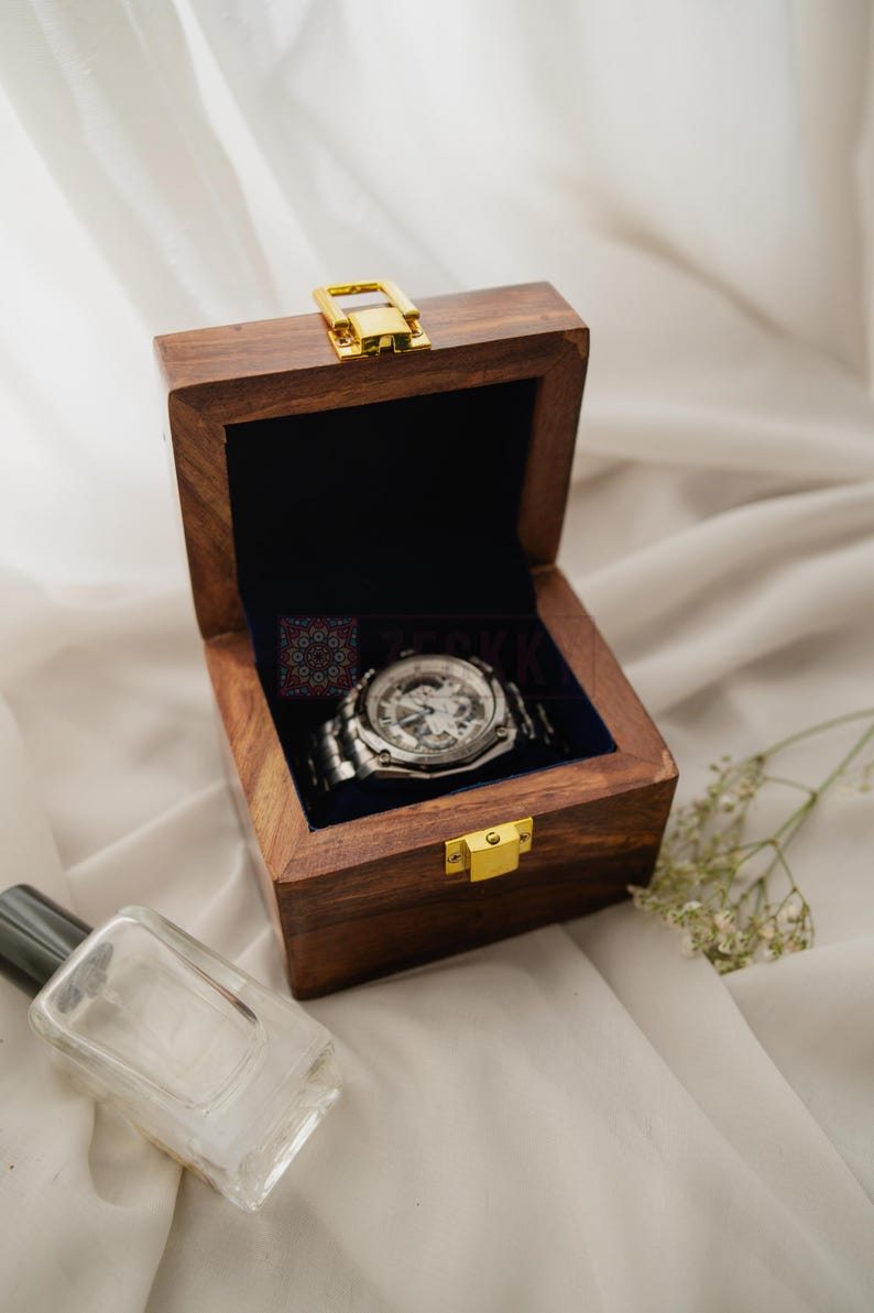 Personalized Rosewood Travel Watch Case, Gift for Him