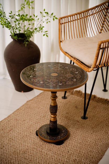 Modern Moroccan Round Coffee Table with Folding Legs Live Edge Wood End Table for Farmhouse Decor