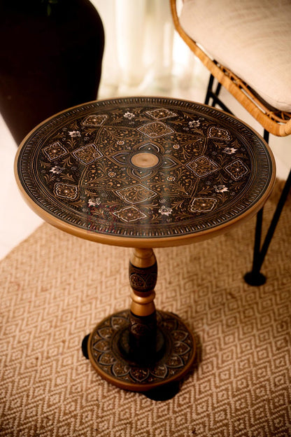 Modern Moroccan Round Coffee Table with Folding Legs Live Edge Wood End Table for Farmhouse Decor